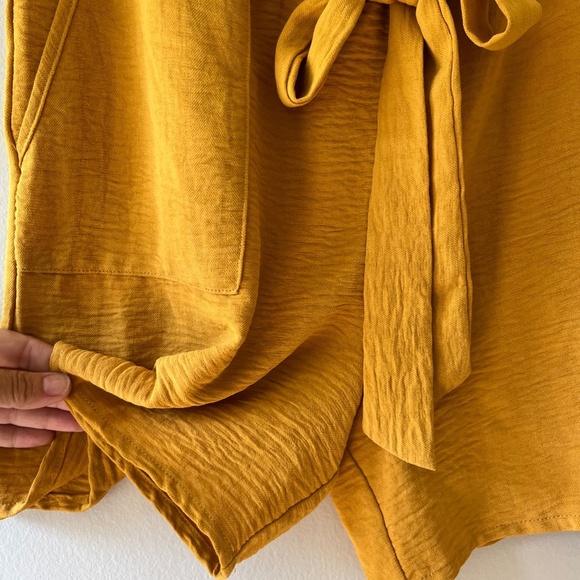 Retrology Sz L Mustard Stretch Shorts Belted Tie Front Pockets Paper Bag Waist - Picture 4 of 5